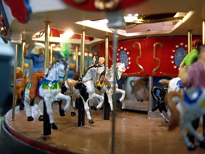 carousel_2